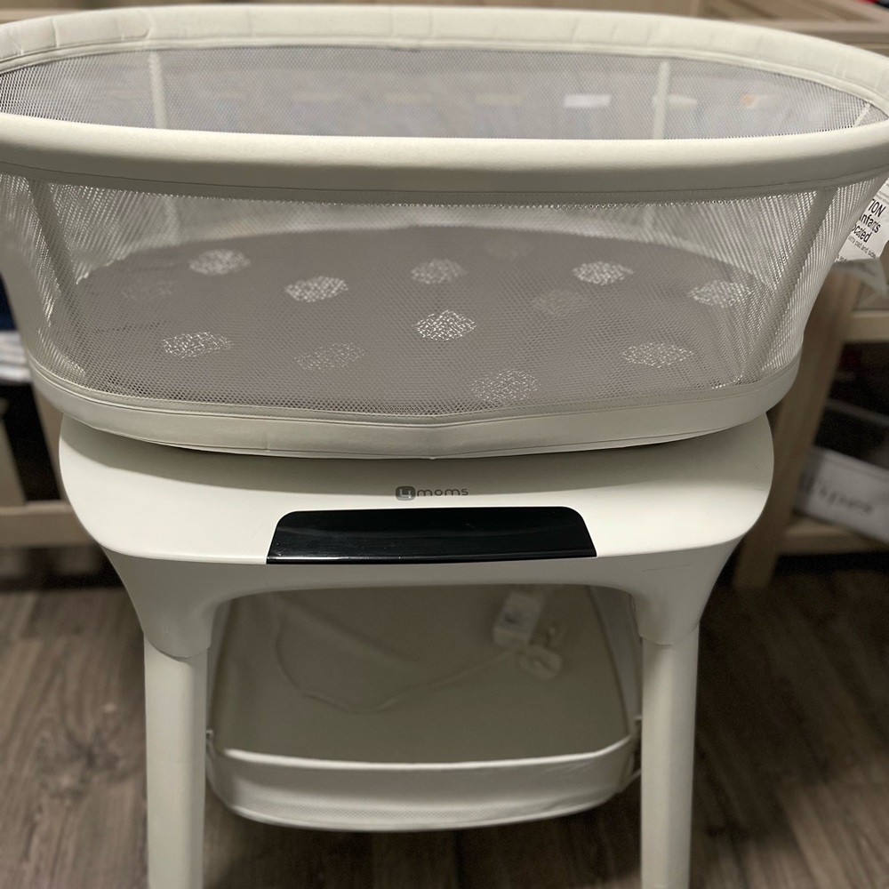 MamaRoo Bassinet